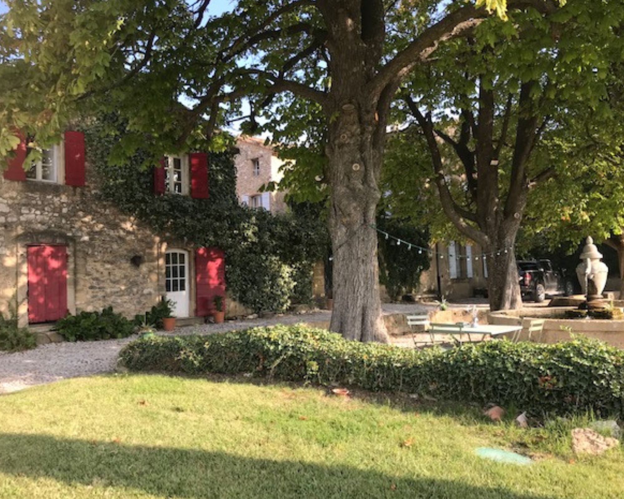 MAISON DES PLATANES - 6 PERSONNES